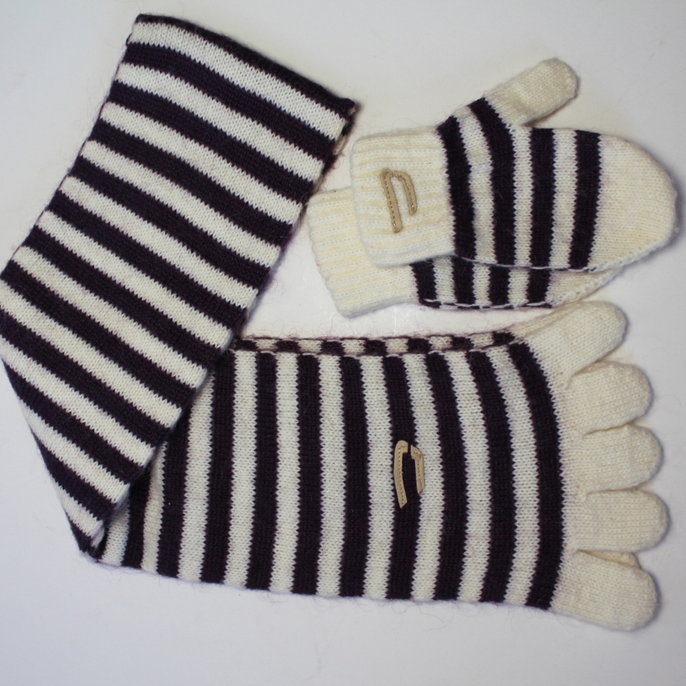 DIESEL GLOVES AND SCARF FOR KIDS